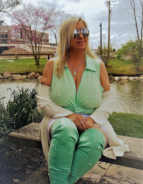 indyhw erotic star pic