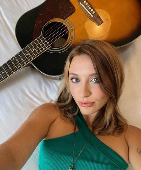 willowwhispers model best image