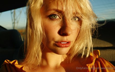 willowwhispers nudes model pictures