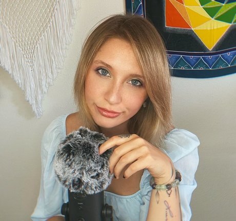 willowwhispers art model picture