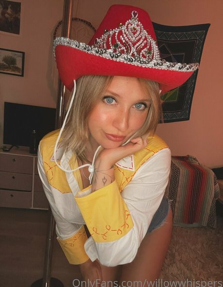 willowwhispers model nudes galleries