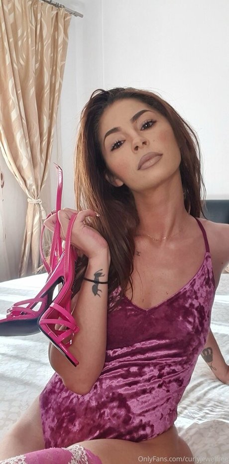 curlyjewelfree xxx model photo