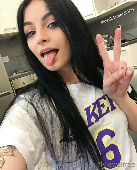 curlyjewelfree star nude image