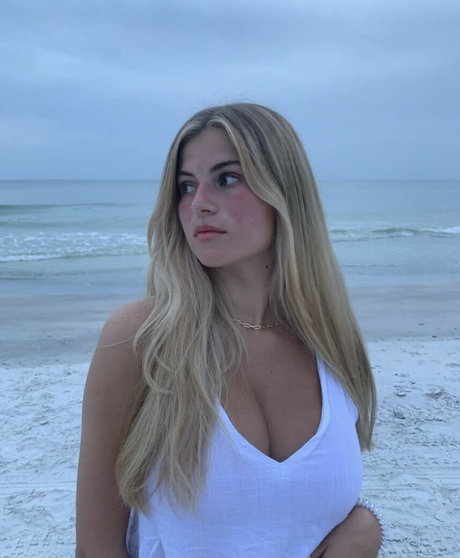 Shea O model adult pics