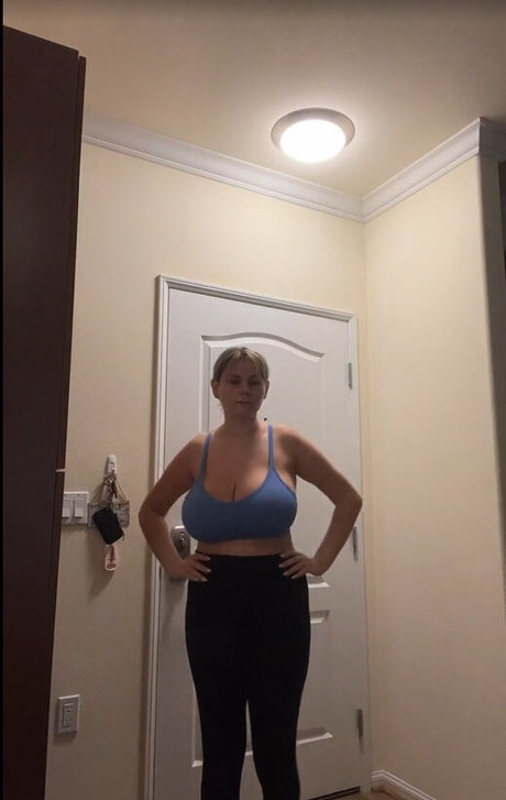 Emily V nude actress images