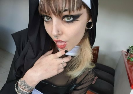 vi0let night model xxx gallery