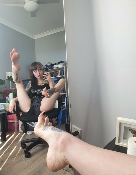 vi0let night nude model galleries