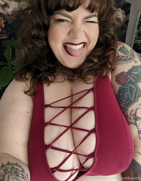 fayedaniels pornstar nude archive