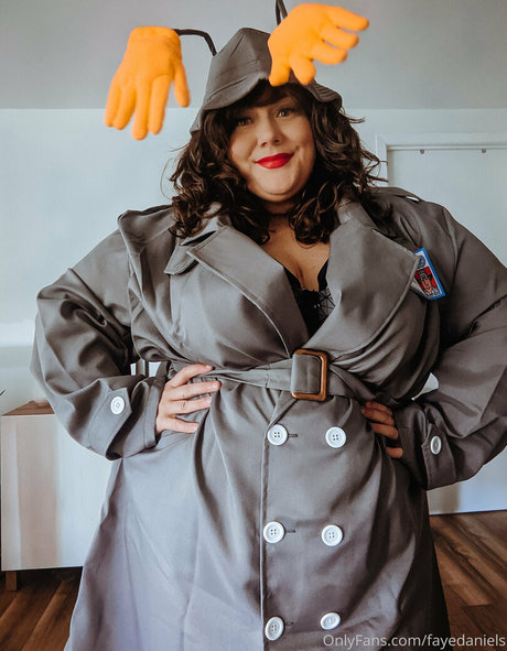 fayedaniels model hot picture