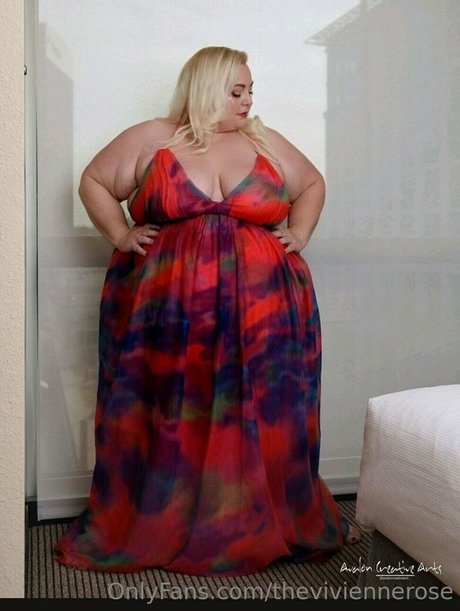 theviviennerose pornstar image