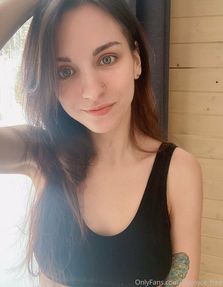 Lisa Joyce model top pic