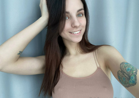 Lisa Joyce erotic star photos