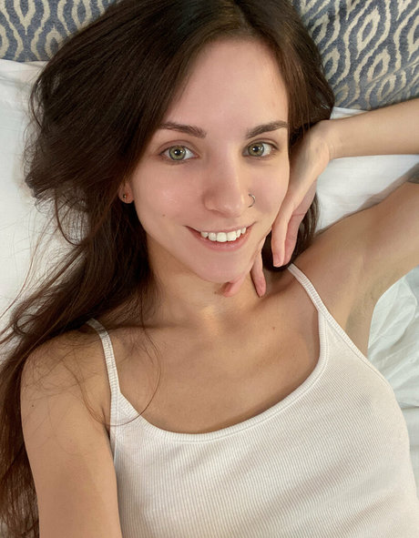 Lisa Joyce model free archive