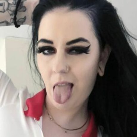 bitchwthwifi star naked galleries