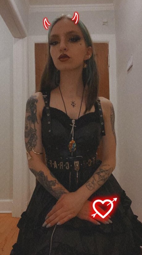 violets cabaret star exclusive pictures