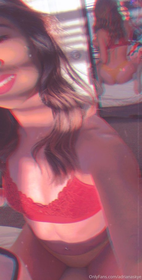 AdrianaSkye star erotic picture