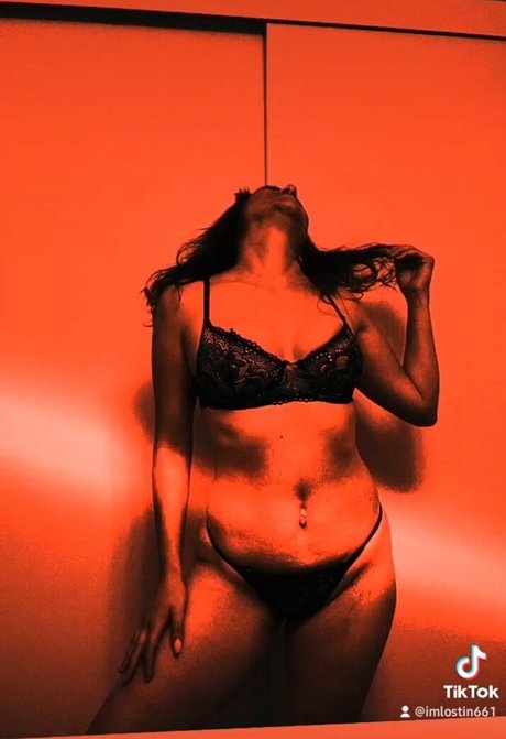 brunette beauty86 model pornographic img