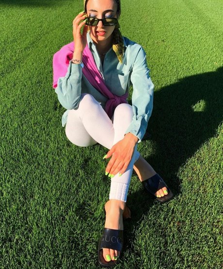 Sher Arar model erotic gallery