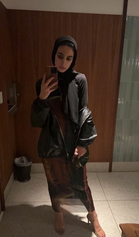 Sher Arar nude star pic