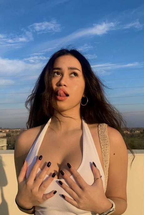 babyanza23 model pornographic images