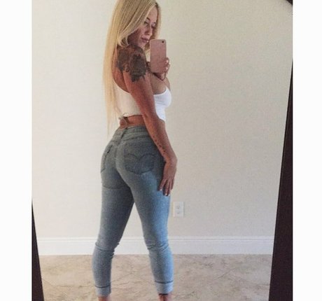 blonde muscle onlyfans xxx pic