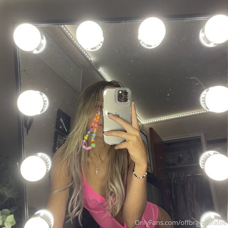 Offbrandbrabie naked model pic