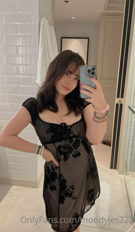 Moodyjes723 art model pictures