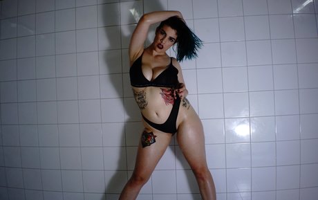 blonde babe onlyfans nude pictures