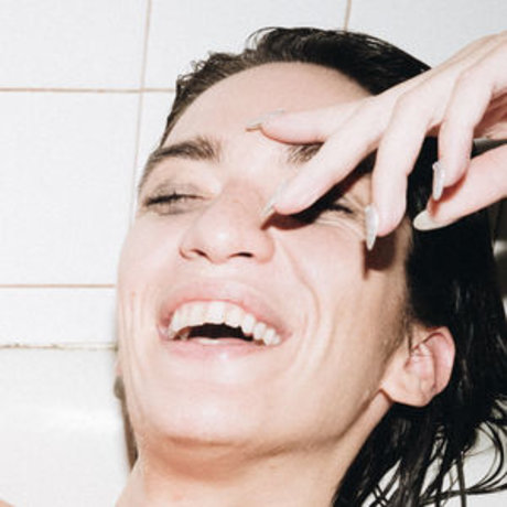 megzlegzz exclusive model images