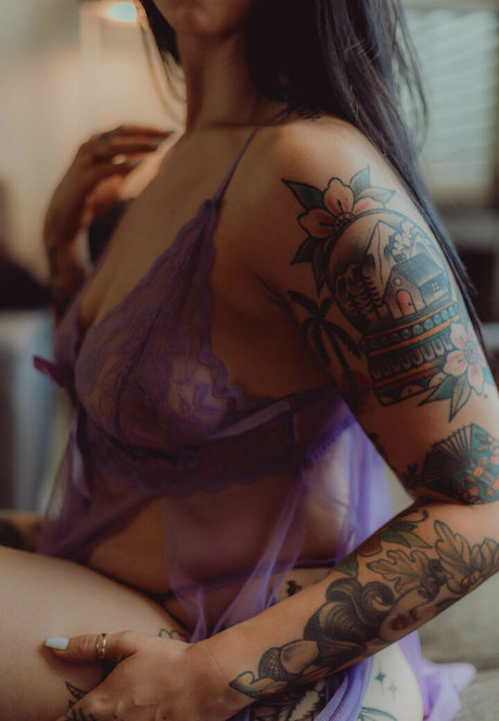 Thatsoraven95 model nude pictures