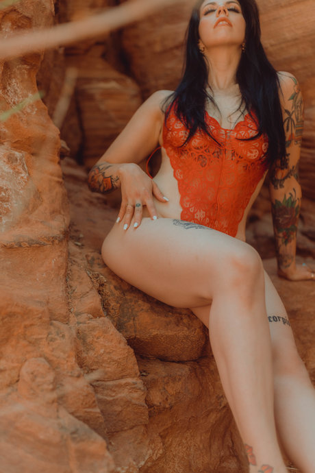 Thatsoraven95 pornstar hd picture