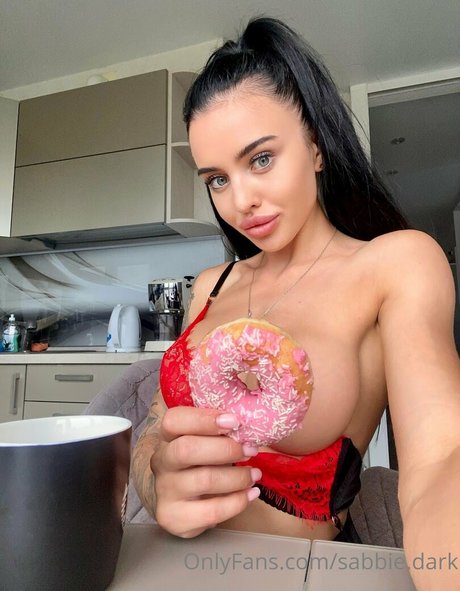 sabbie dark model pretty pic