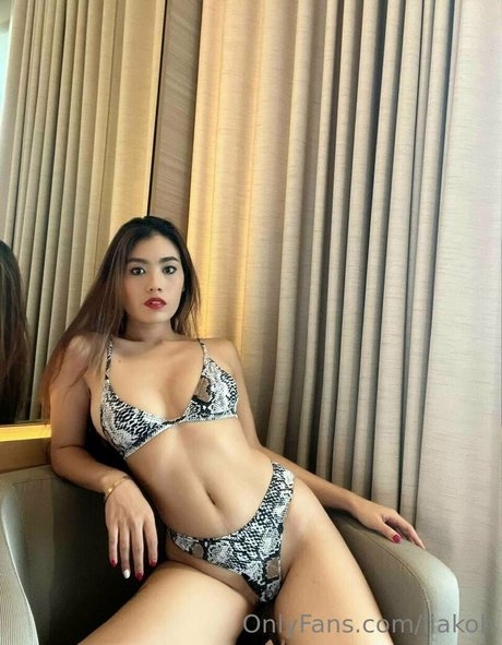 liakoh perfect model photo