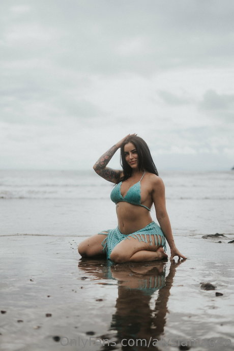 Alysia Magen erotic star img