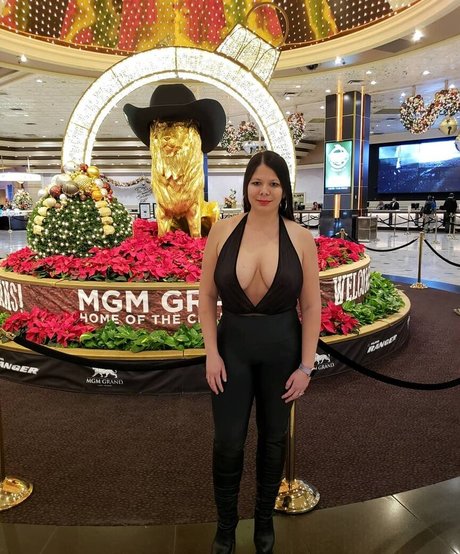 two onlyfans erotic pics