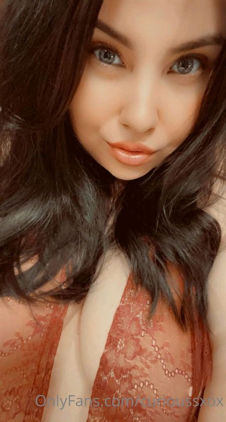 Curioussxox model beautiful images