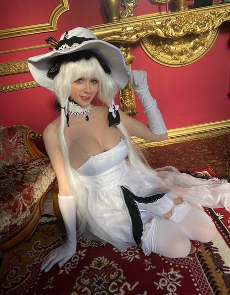 Hirariann naked model picture