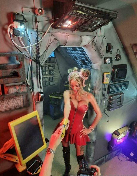 Stacey Saran star beautiful picture