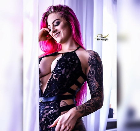 Pia Sativa star naked pics