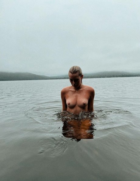 Chloe Verhagen naked actress image