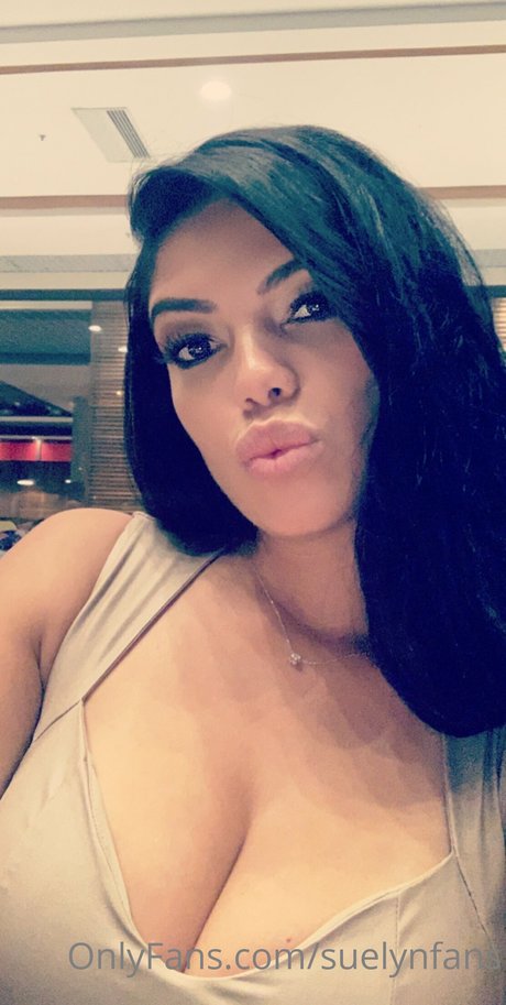 Suelyn Medeiros model nice image