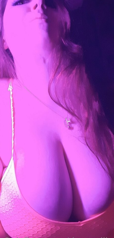 dream lily pornstar nude images