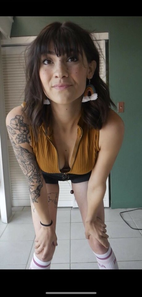 alicenocountry pretty actress archive