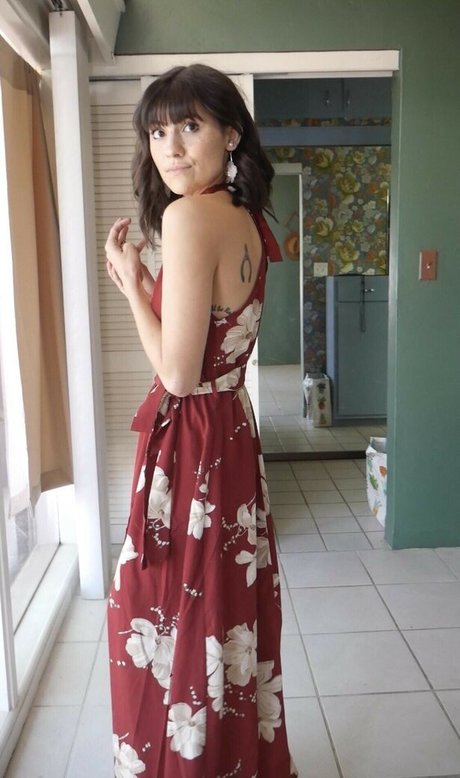 alicenocountry pretty model image