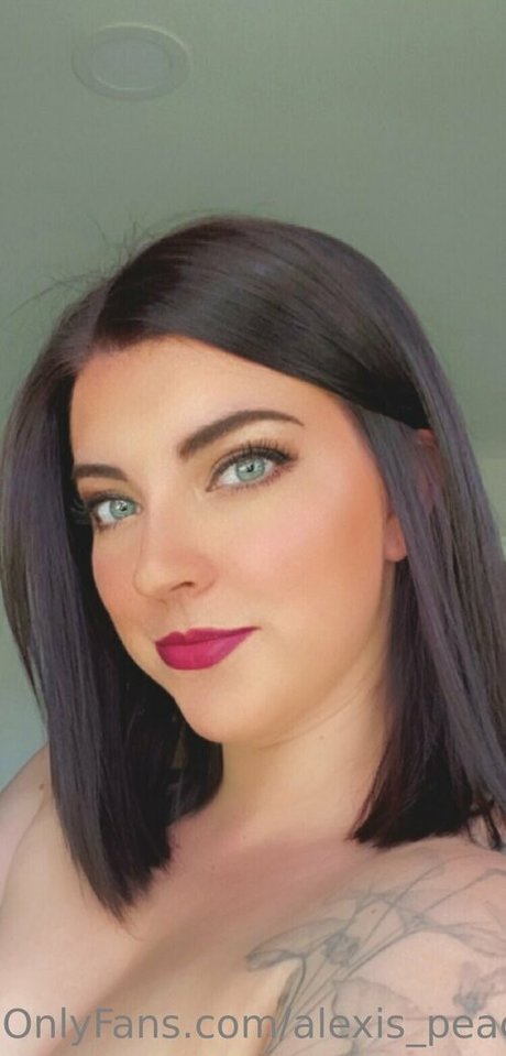 alexis peaches1 nudes star photo