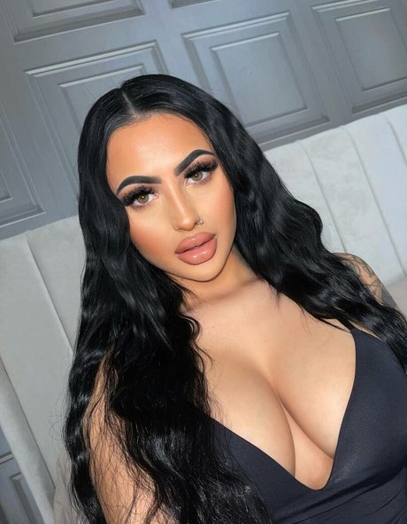 shannenjade nude model img