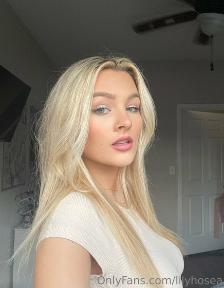 Lily Hosea pretty pornstar pics