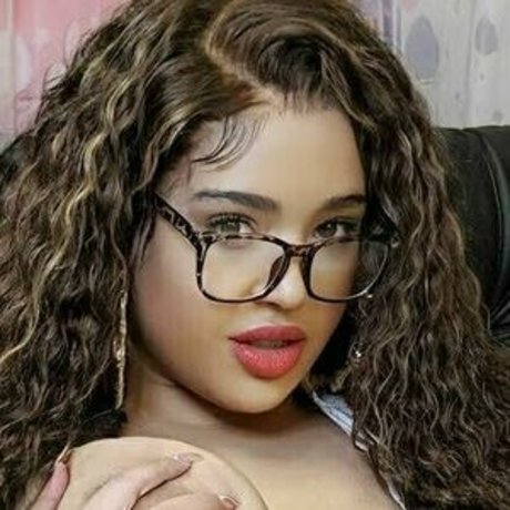 blonde babe onlyfans hd gallery