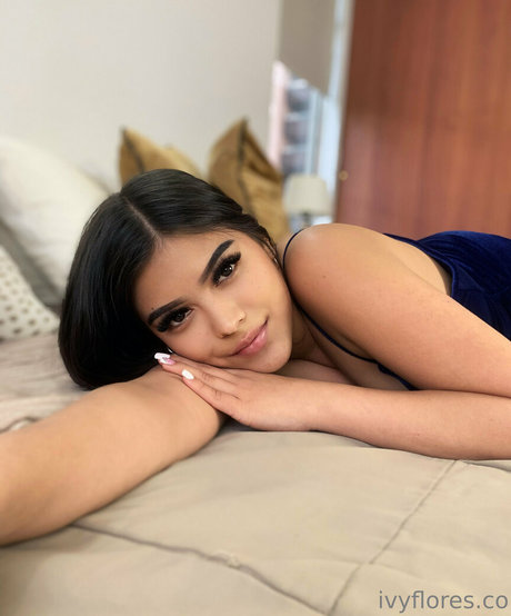 yvetteflores pornographic star picture