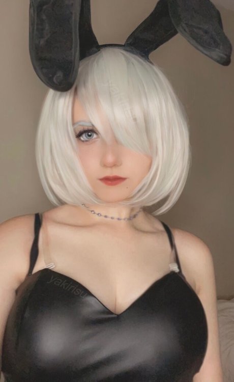 Yakirisu model nude photos